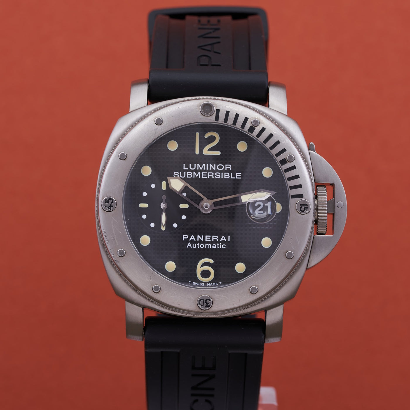 Panerai Luminor Submersible PAM00025 titanium case