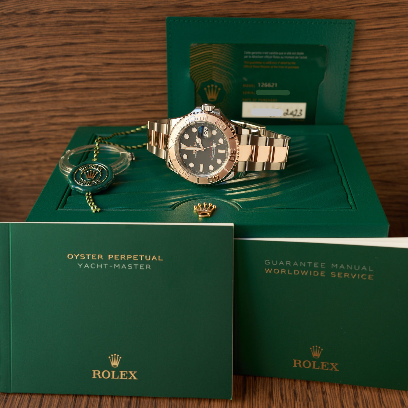 Pre-owned Rolex Yacht-Master 40 ref.126621 full set