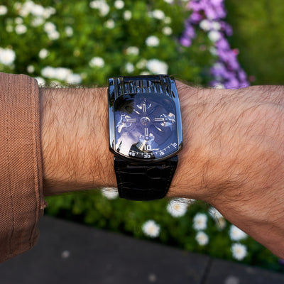 Urwerk Shining 103T wrist shot